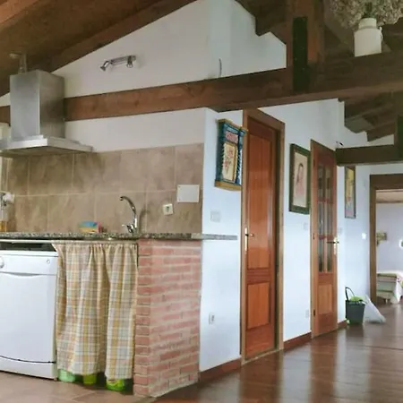 4 Bedrooms House With Terrace And Wifi At Ампуэро